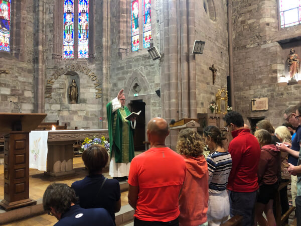 REPORTAGE : bénédiction des pèlerins de Saint-Jacques